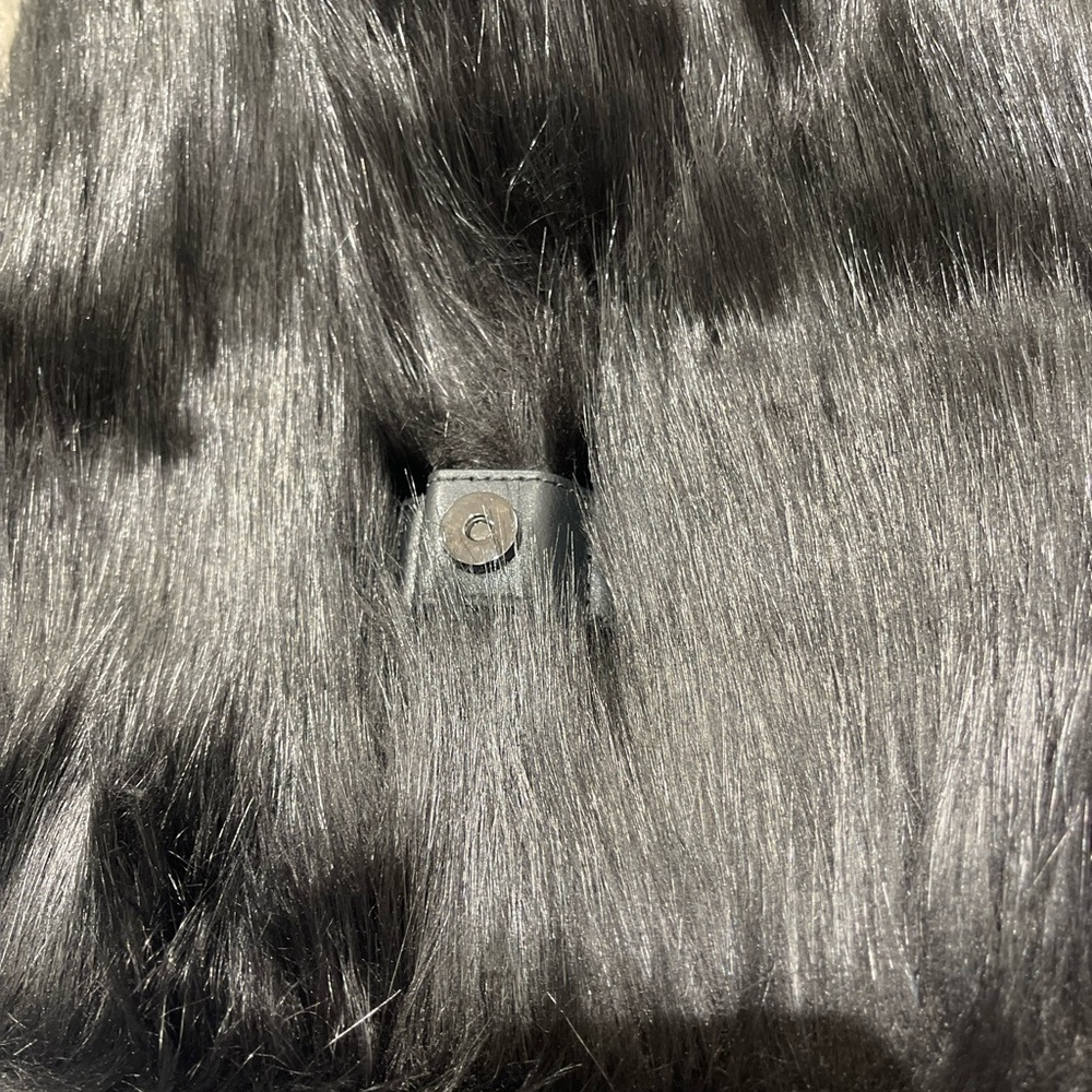MICHAEL MICHAEL KORS Quinn Medium Flap Faux Fur Backpack
Black 
NWT - Picture 15 of 16